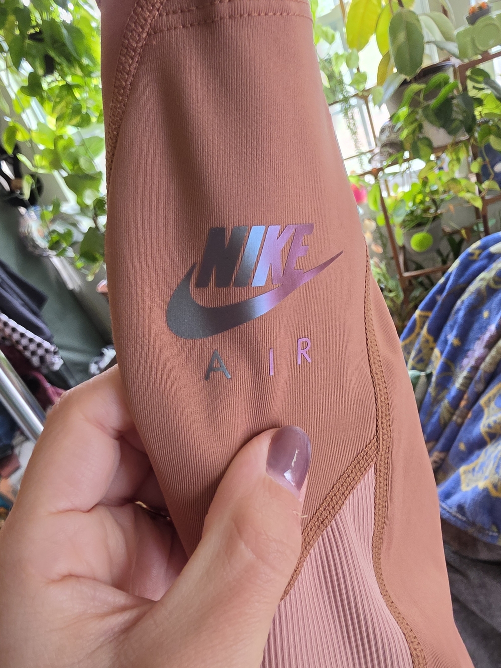 Nike Rust Brown High-Waist Leggings with Side Pockets